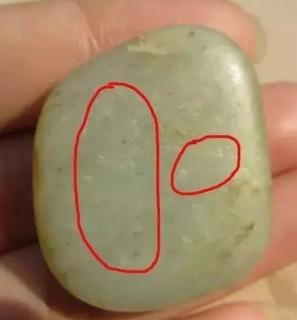 #点击头像看直播##和田玉#糖白玉是一种非常罕见的和田玉品种,它的白