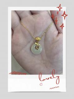 💐玫瑰和田玉平安扣项链,春日的美好